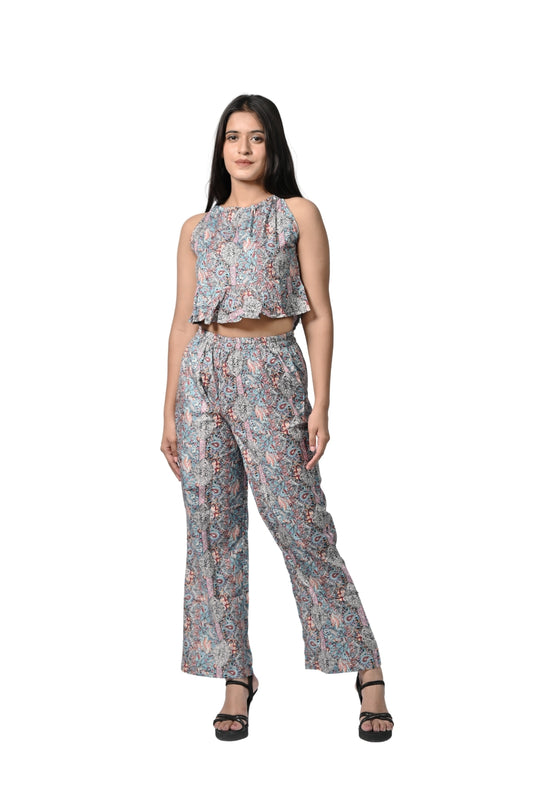 Chic Floral Crop Top and Pants Set