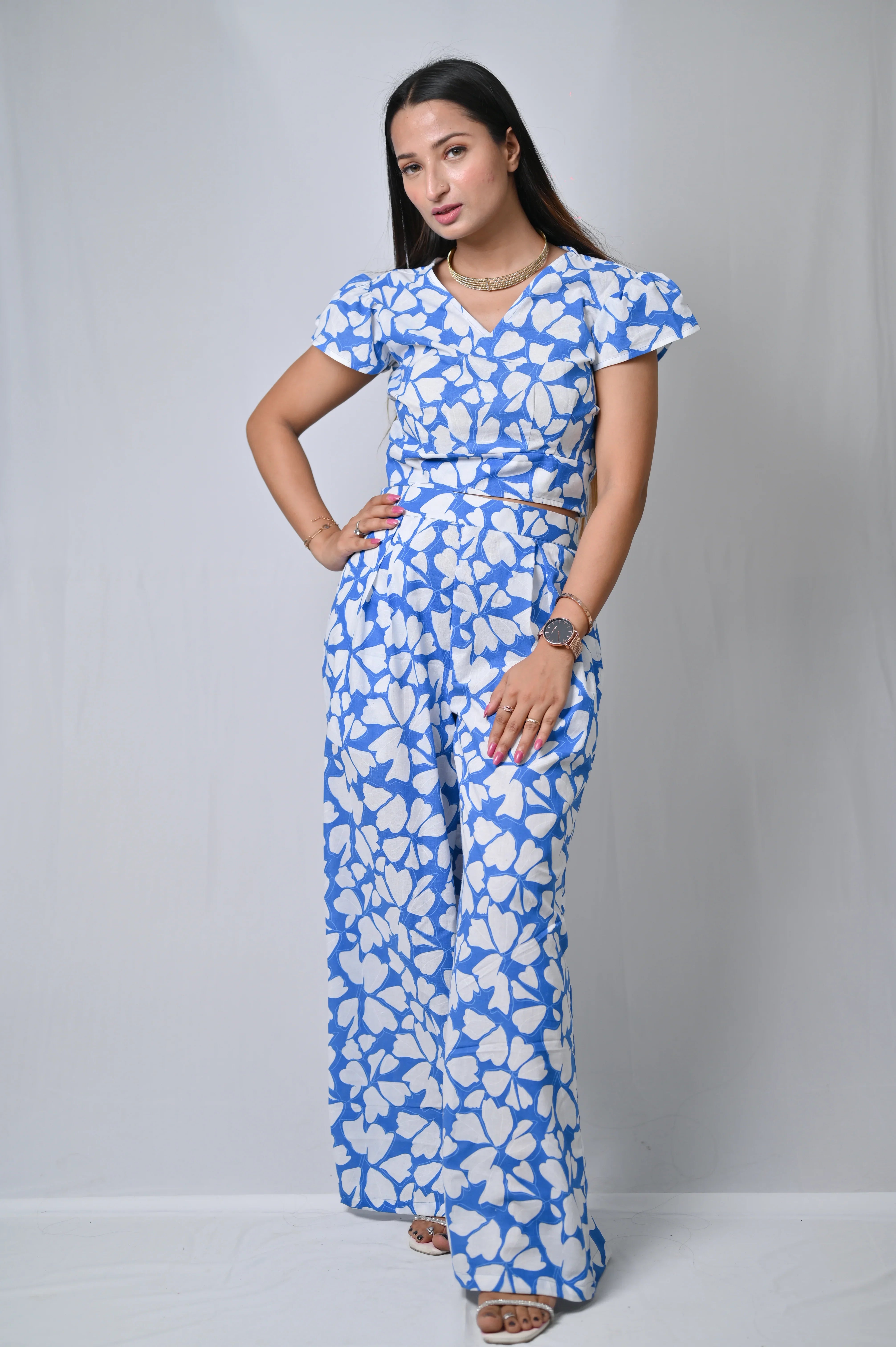 Women's Floral Two-Piece Set, Blue and White Print, Flutter Sleeve Crop Top with Wide-Leg Trousers - Belle Noor