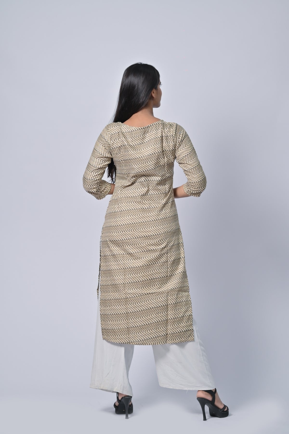 Women’s Beige Printed Straight Kurta