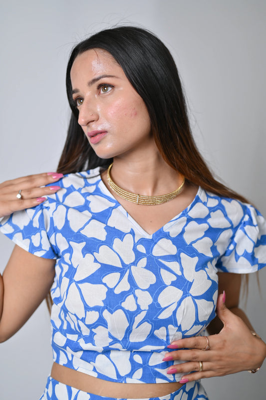 Women's Floral Two-Piece Set, Blue and White Print, Flutter Sleeve Crop Top with Wide-Leg Trousers - Belle Noor